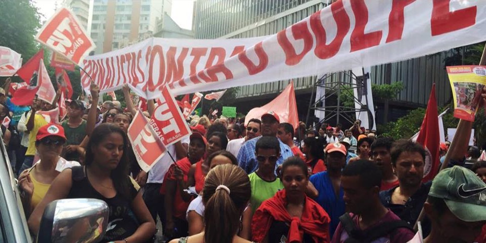 Jornalistas de Minas em manifestação contra o golpe