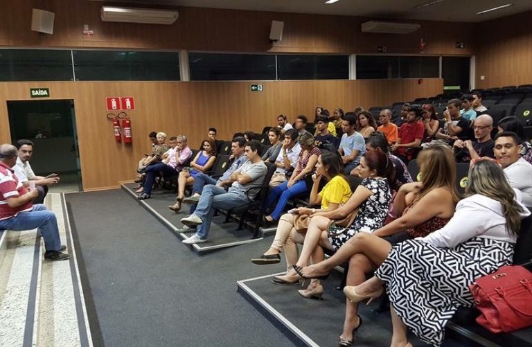 Realidade dos jornalistas de Montes Claros é discutida em reunião com presidente do SJPMG