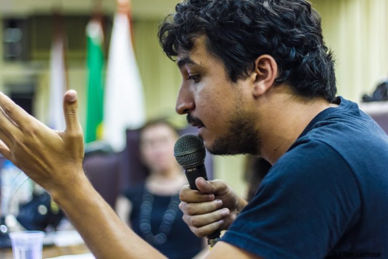 Igor Mendes lança livro “A pequena prisão” na Casa do Jornalista