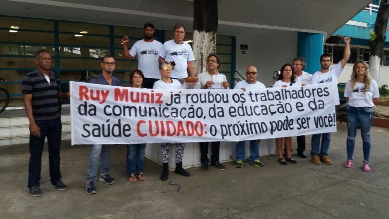 Trabalhadores protestam contra dois anos de calote do jornal Hoje em Dia