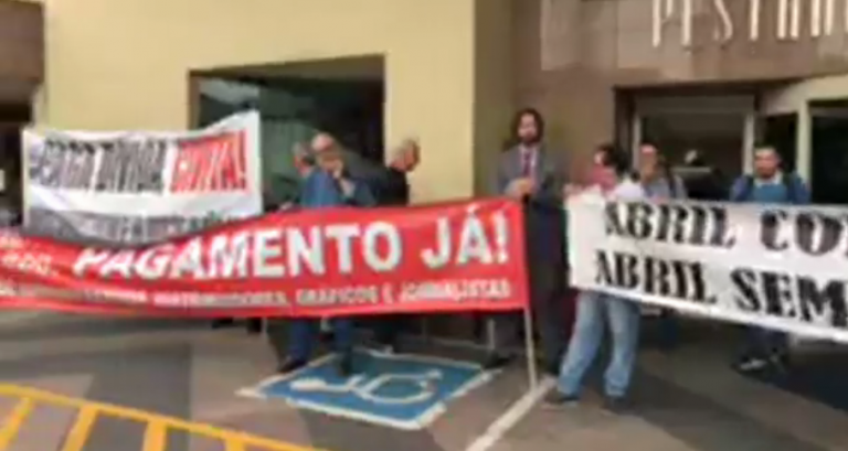 Trabalhadores demitidos da Abril protestam em SP