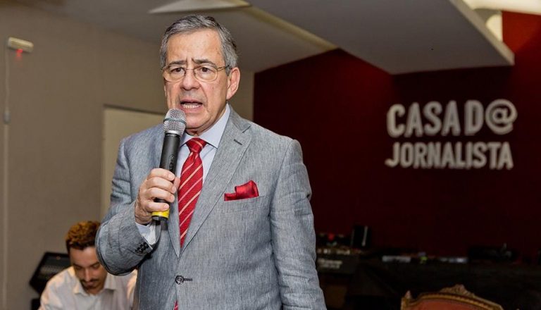 Paulo Henrique Amorim narra bastidores do poder e defende democratização da mídia