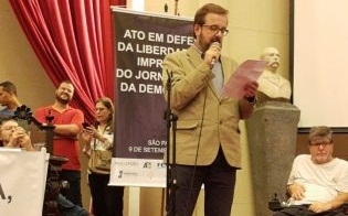 Fenaj posiciona-se no ato em defesa da liberdade de imprensa, do jornalismo e da democracia em SP