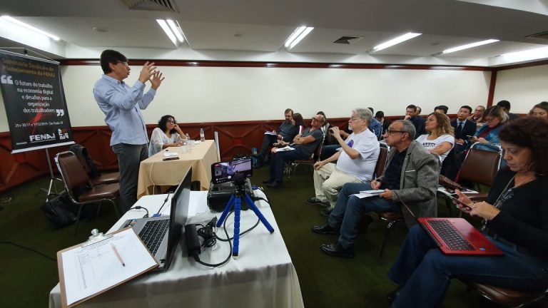 Seminário Sindical da Fenaj: Pochmann explica como tecnologia mudou natureza do trabalho