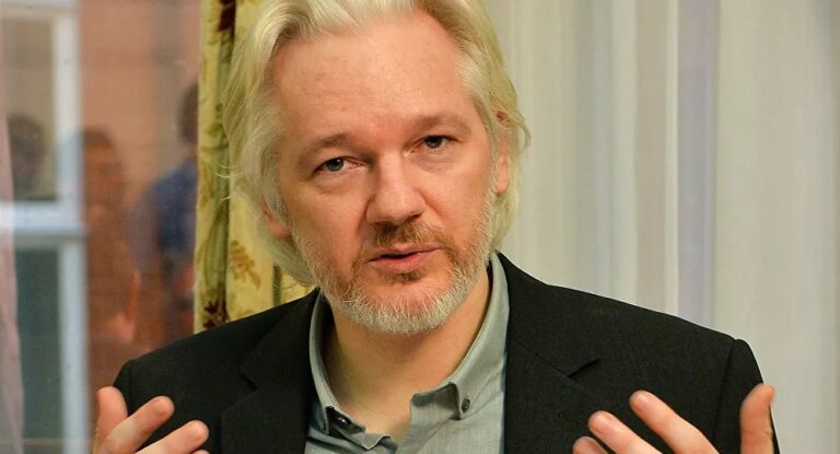 Rejeição em extraditar Assange é ‘vitória parcial’, afirma presidenta da Fenaj