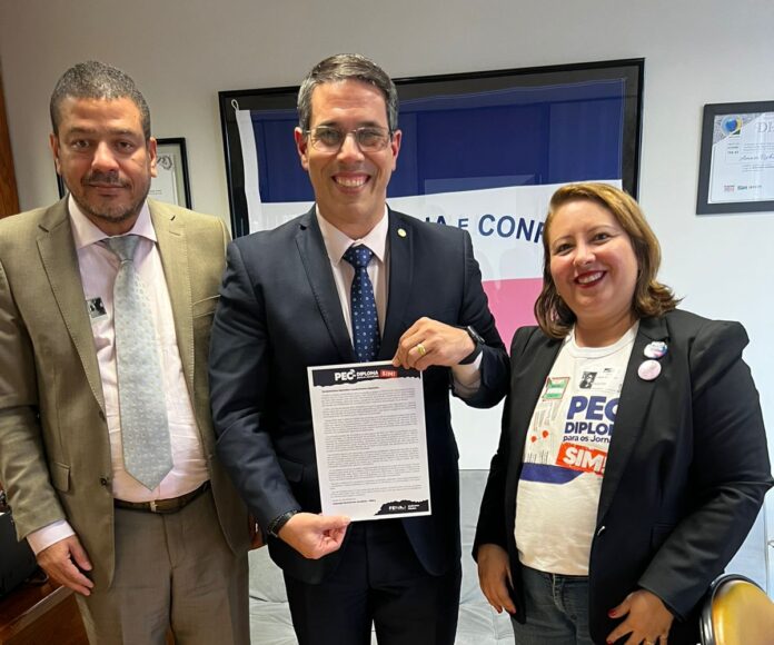 camara tera audiencia publica sobre diploma de jornalista Iniciativa da audiência é do deputado federal Amaro Neto (Republicanos-ES), presidente da Comissão de Comunicação da Câmara dos Deputados