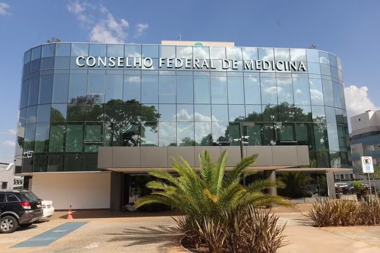 CFM cerceia liberdade de expressão na eleição de conselheiros