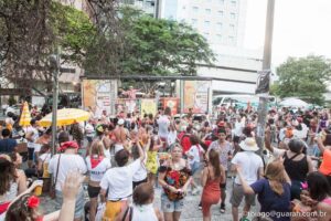 bloco do pescoção faz a festa dos jornalistas de minas no carnaval - divulgacao